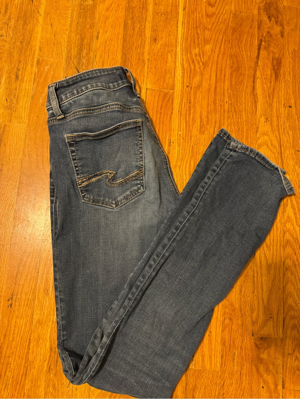 Silver Jeans Women's Boot Cut Jeans in Faded Blue